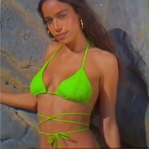 INAMORATA Las Olas Wrap Bikini Swim Top Medium Neon Kiwi Green Medium